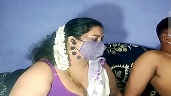 सुंदर मोटी महिलाओं की विशेषताओं वाली भारतीय पत्नी यौन इच्छा के कारण मौखिक आनंद देती है।