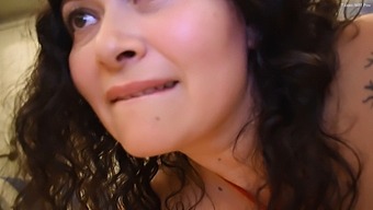 Milf Latina Hardcore Cu Sâni Și Fund Mari Își Umple Gura Cu Spermă!