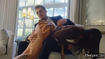 Gâtul Adânc Și Plăcerea Orală Cu O Pornostar Maro Uimitoare