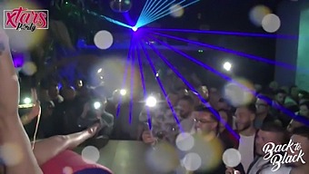 ההופעה המחייכת של דייזי ב-Xtarparty