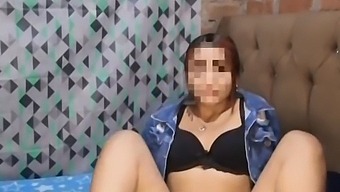 Giảng Viên Của Tôi Hứa Sẽ Cho Tôi Điểm Đậu Để Đổi Lấy Những Ân Huệ Tình Dục