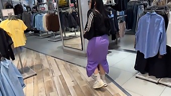 Un Fan Mi Incontra Al Centro Commerciale E Mi Porta Nel Mio Posto Preferito.